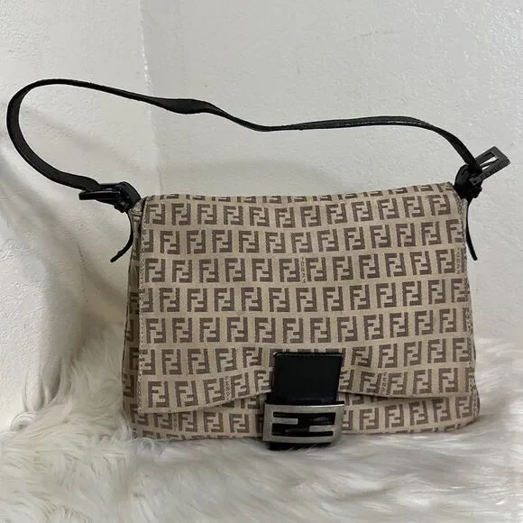 💯Authentic Fendi Shoulder Bag🍀